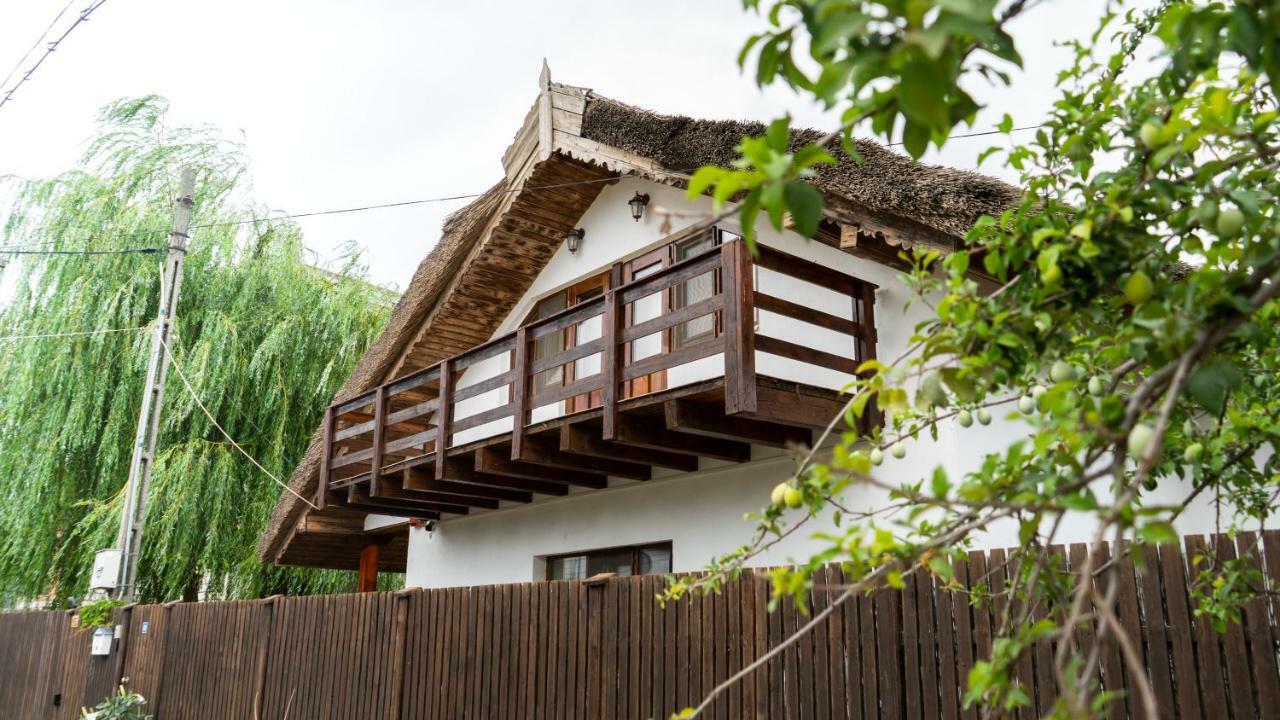 Califarul Alb Hotell Chilia Veche Exteriör bild