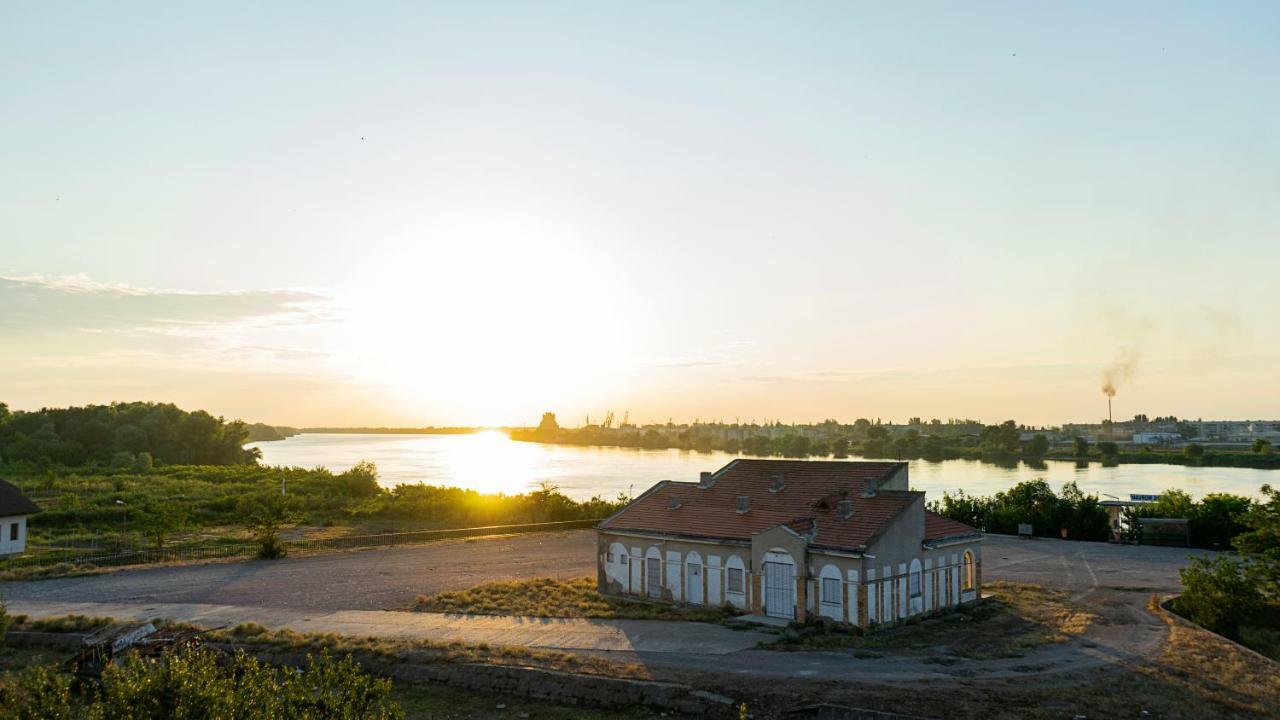 Califarul Alb Hotell Chilia Veche Exteriör bild