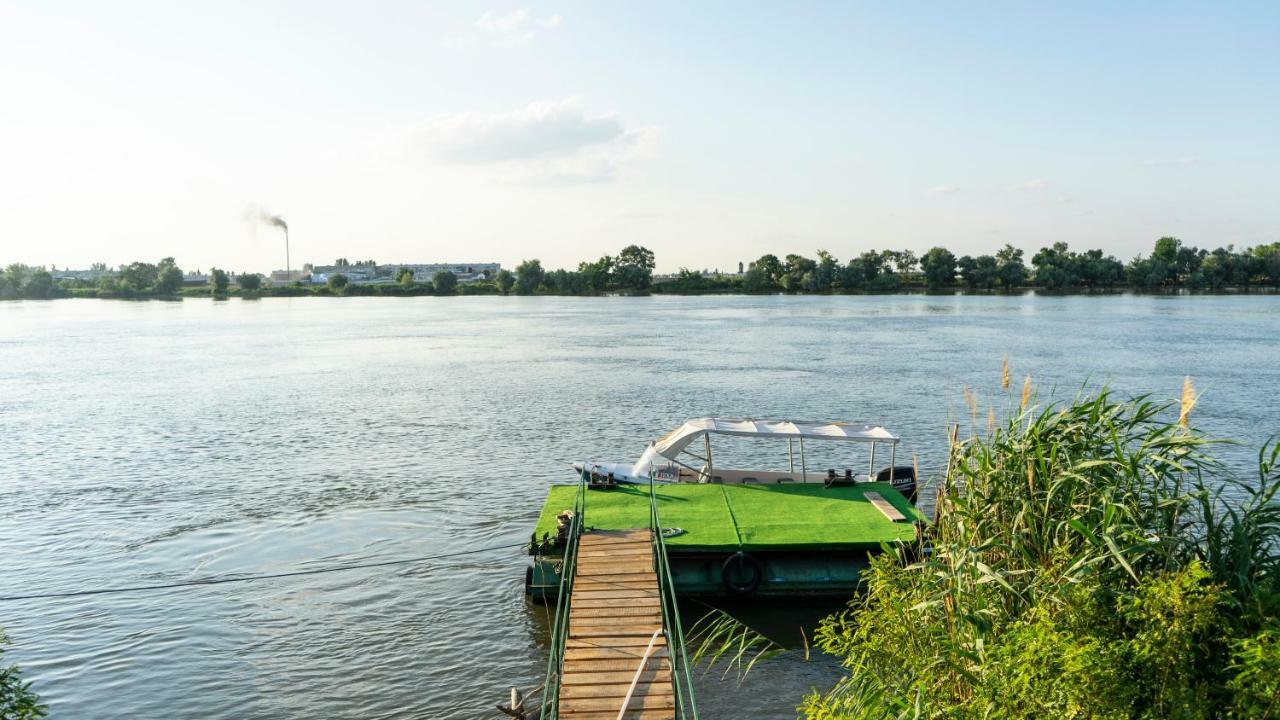 Califarul Alb Hotell Chilia Veche Exteriör bild