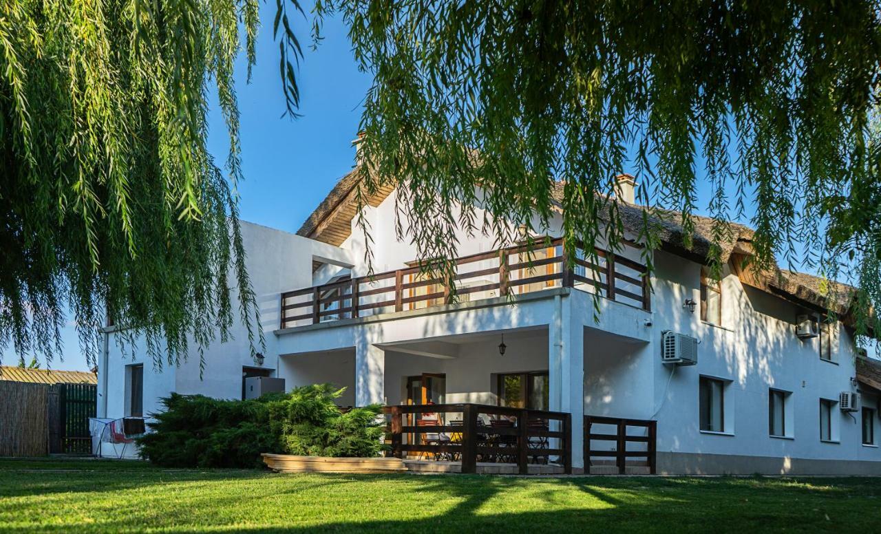 Califarul Alb Hotell Chilia Veche Exteriör bild